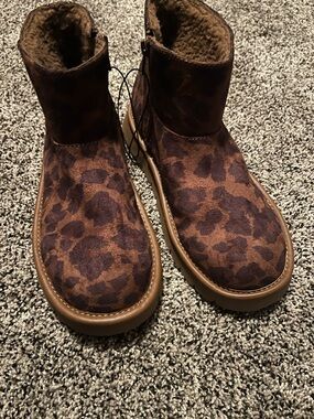 Universal Threads shoes